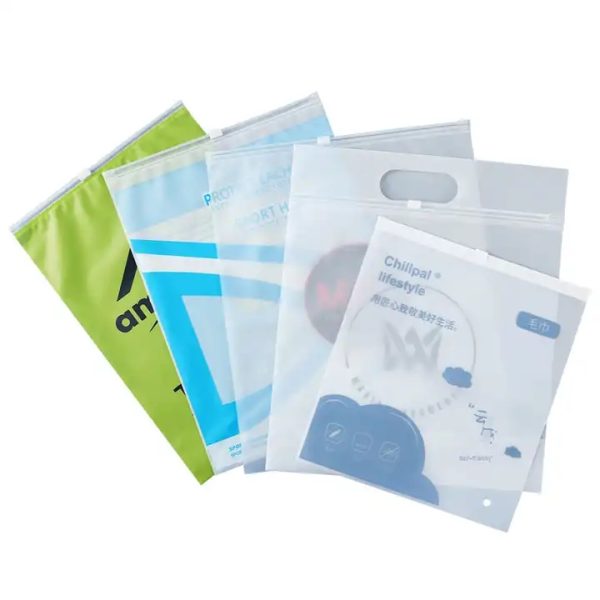 Custom High-End Clothing Packaging Bag with Frosted Zipper and Logo Printing Valve Sealing Handle for PE Plastic Socks