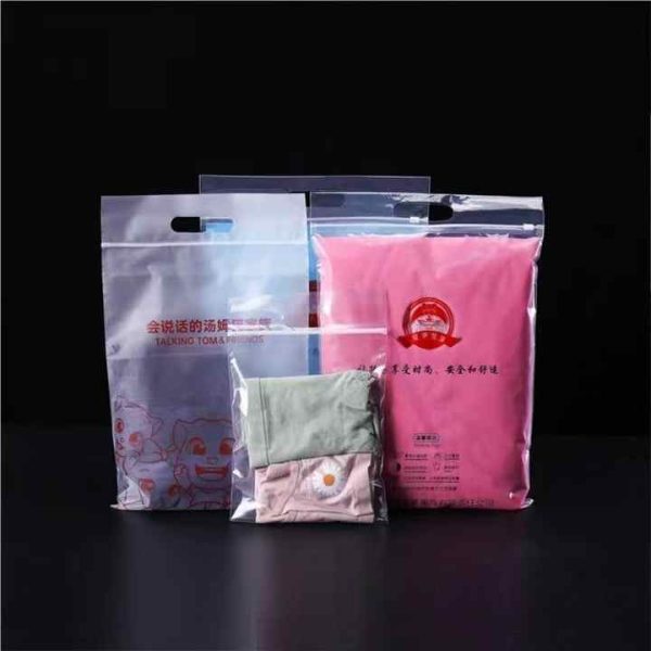 Custom High-End Clothing Packaging Bag with Frosted Zipper and Logo Printing Valve Sealing Handle for PE Plastic Socks